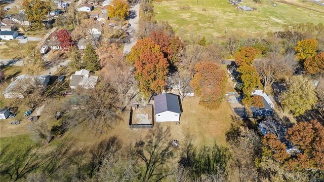 804 E 10th Street, Ottawa, KS 66067