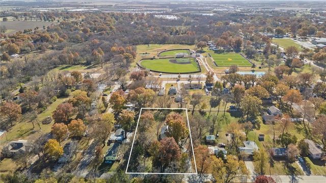 804 E 10th Street, Ottawa, KS 66067