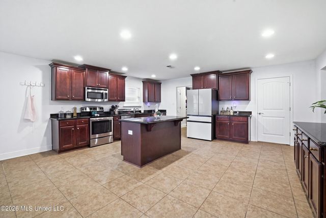 120 Cattail Lane, Ocean Springs, MS 39564