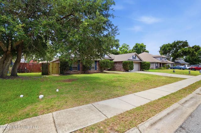 120 Cattail Lane, Ocean Springs, MS 39564
