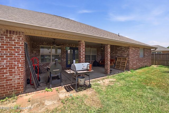 120 Cattail Lane, Ocean Springs, MS 39564