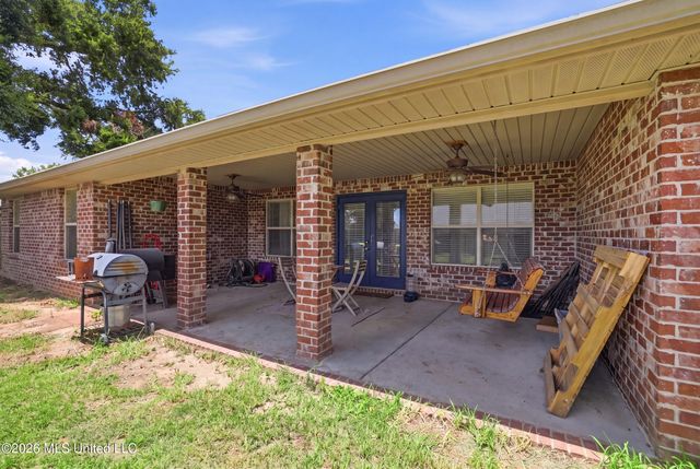 120 Cattail Lane, Ocean Springs, MS 39564