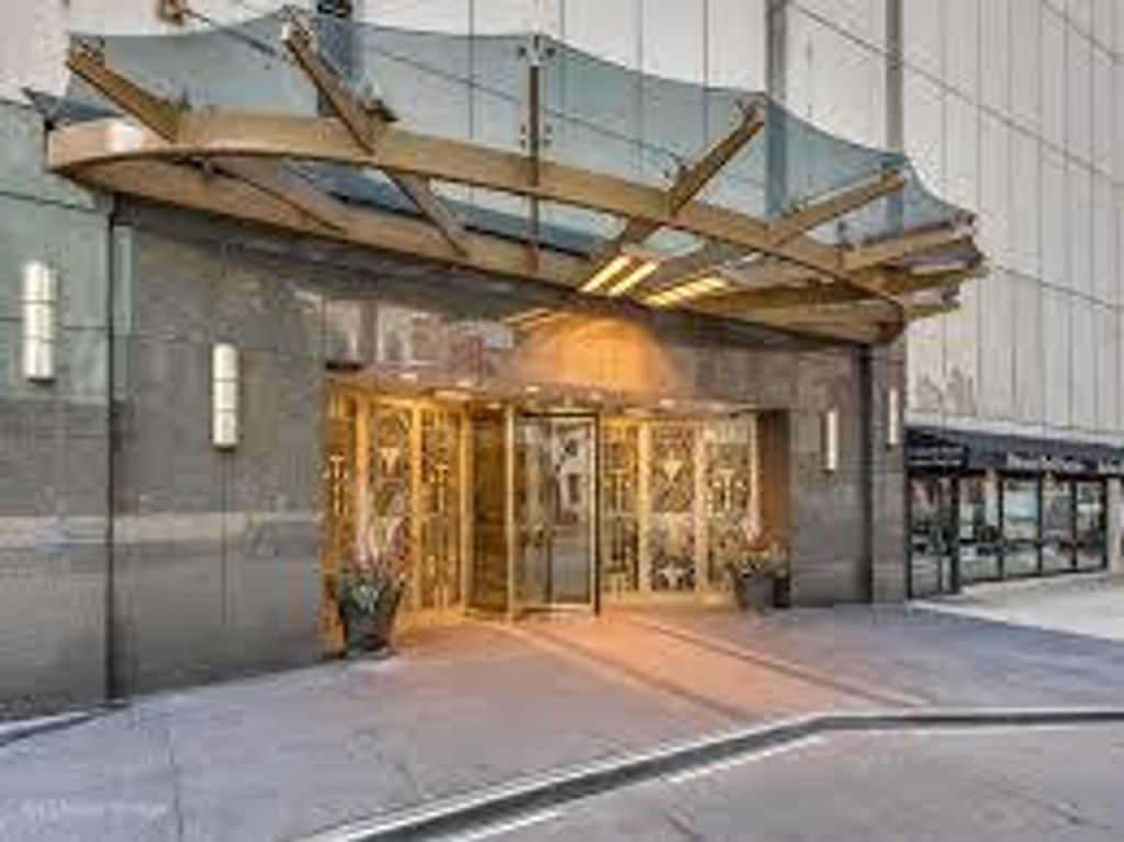111 E CHESTNUT Street 2B-8, Chicago, IL 60611 — exterior