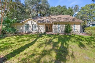31 Chesterfield Lake Dr, Beaufort, SC 29906