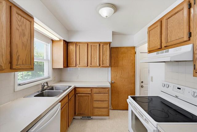 2223 Audobon Drive, Grand Rapids, MI 49506