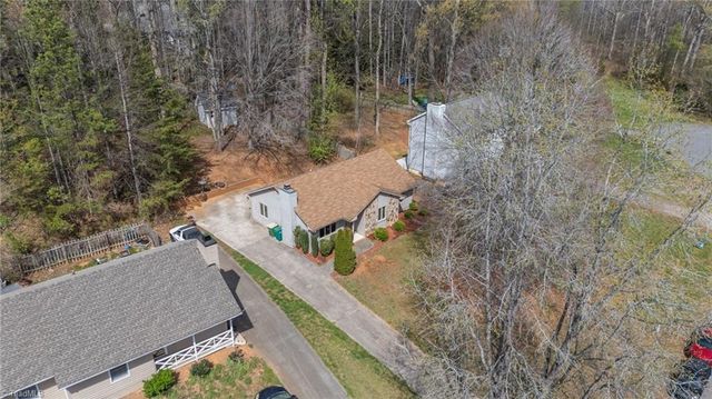 1597 Trinity Garden Circle, Clemmons, NC 27012