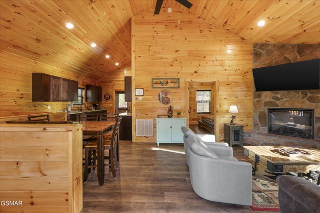 2182 Bear Haven Way, Sevierville, TN 37862