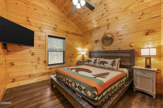 2182 Bear Haven Way, Sevierville, TN 37862