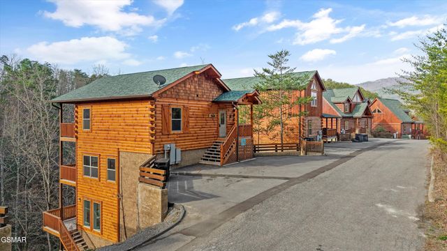 2182 Bear Haven Way, Sevierville, TN 37862