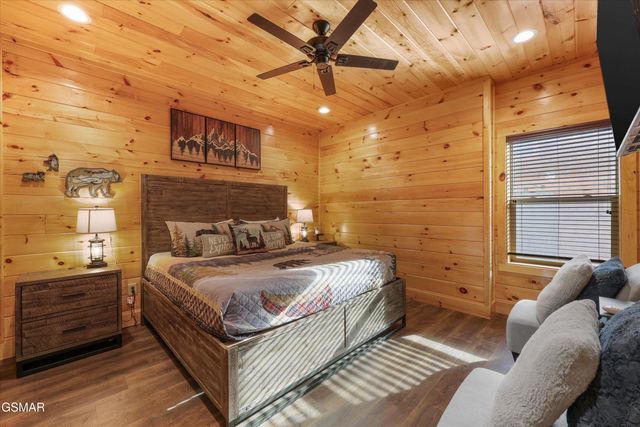 2182 Bear Haven Way, Sevierville, TN 37862