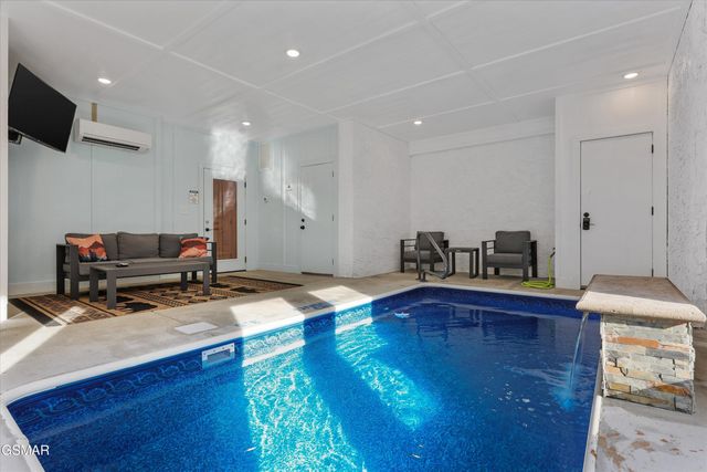 2182 Bear Haven Way, Sevierville, TN 37862