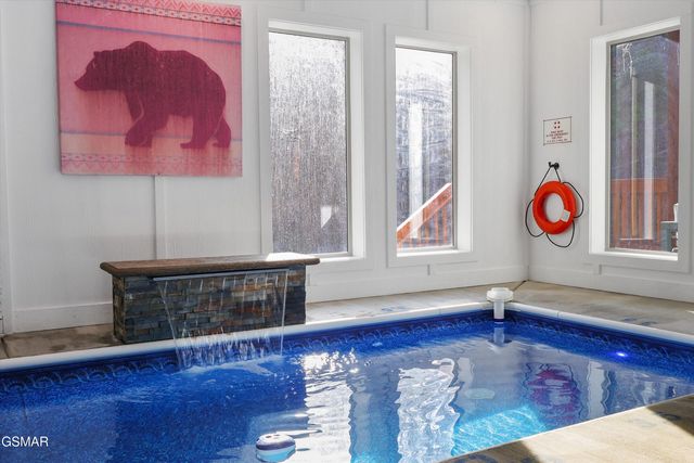 2182 Bear Haven Way, Sevierville, TN 37862