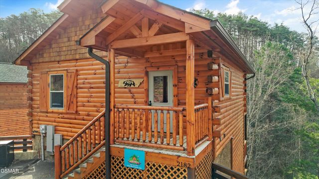 2182 Bear Haven Way, Sevierville, TN 37862