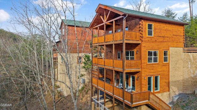 2182 Bear Haven Way, Sevierville, TN 37862
