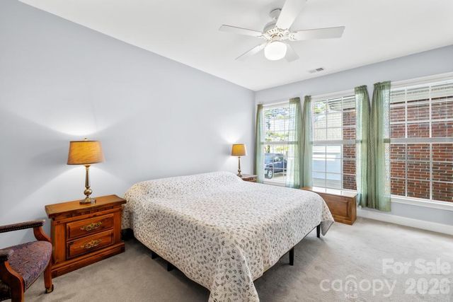 5244 Hickory Knoll Lane, Mount Holly, NC 28120