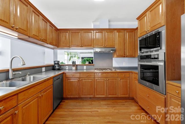 5244 Hickory Knoll Lane, Mount Holly, NC 28120