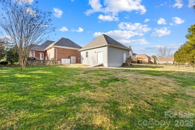 5244 Hickory Knoll Lane, Mount Holly, NC 28120