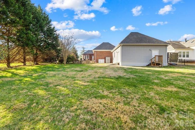 5244 Hickory Knoll Lane, Mount Holly, NC 28120