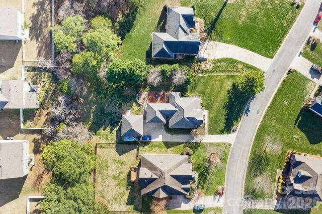 5244 Hickory Knoll Lane, Mount Holly, NC 28120