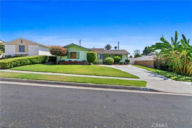 14751 San Esteban Dr, La Mirada, CA 90638