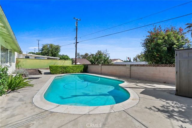 14751 San Esteban Dr, La Mirada, CA 90638