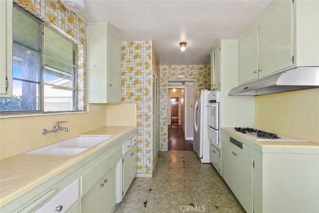 14751 San Esteban Dr, La Mirada, CA 90638