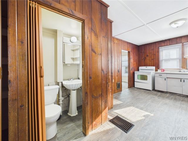 14 Glenwood Avenue, Lockport City, NY 14094