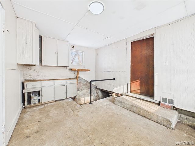 14 Glenwood Avenue, Lockport City, NY 14094