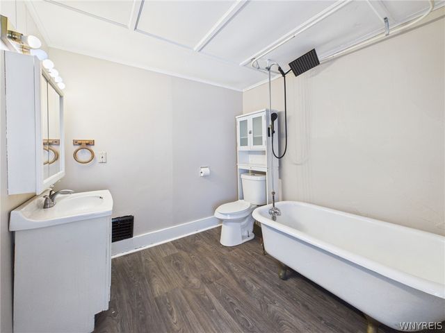 14 Glenwood Avenue, Lockport City, NY 14094