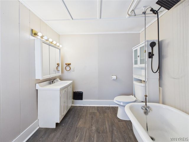 14 Glenwood Avenue, Lockport City, NY 14094