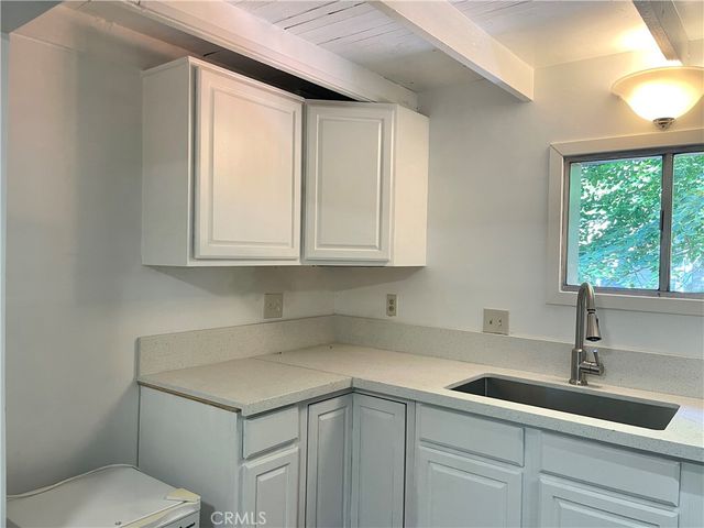 719 Woodland Road, Crestline, CA 92325