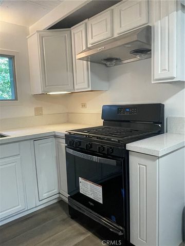 719 Woodland Road, Crestline, CA 92325