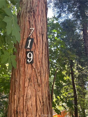 719 Woodland Road, Crestline, CA 92325