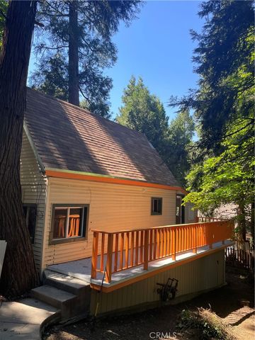 719 Woodland Road, Crestline, CA 92325