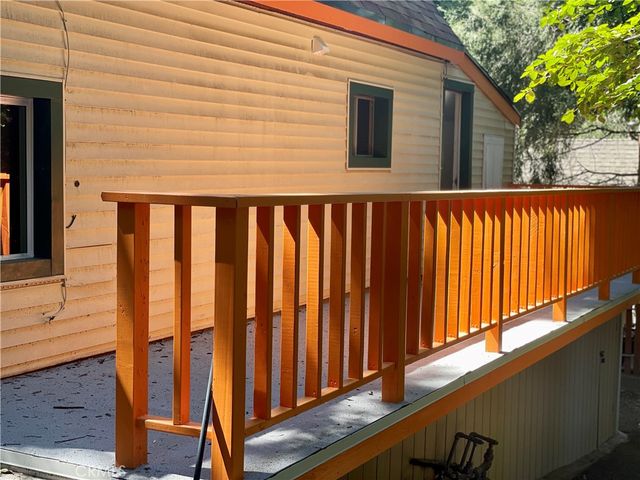 719 Woodland Road, Crestline, CA 92325