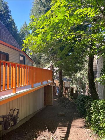 719 Woodland Road, Crestline, CA 92325
