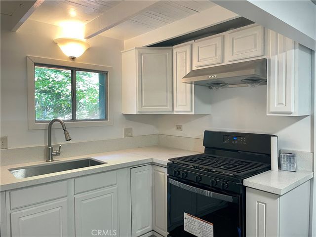 719 Woodland Road, Crestline, CA 92325