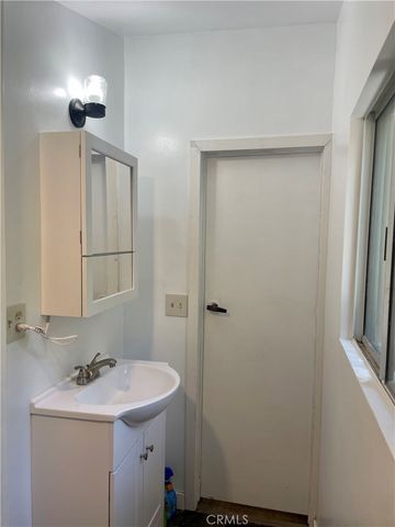 719 Woodland Road, Crestline, CA 92325