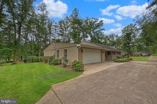 7400 BRADDOCK RD, Annandale, VA 22003
