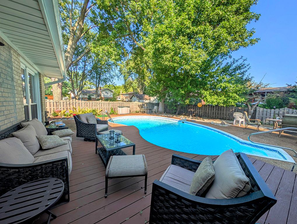 910 E Cherry Lane, Arlington Heights, IL 60004 — photo 2