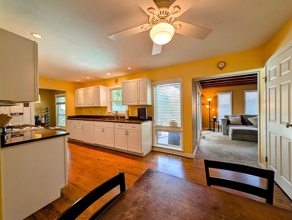 910 E Cherry Lane, Arlington Heights, IL 60004 — photo 5