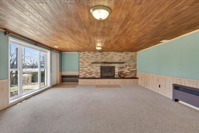 816 N Osborne Avenue, Janesville, WI 53548