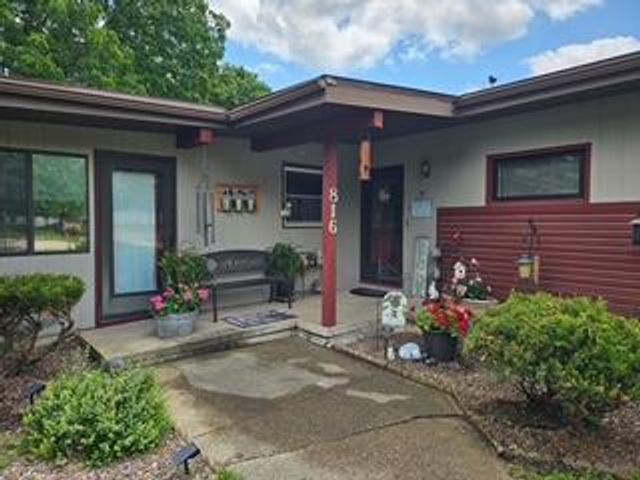 816 N Osborne Avenue, Janesville, WI 53548