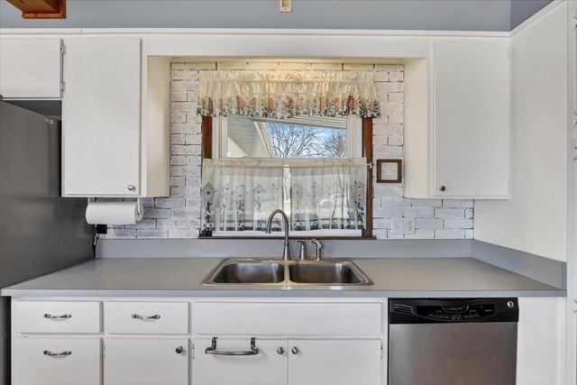 816 N Osborne Avenue, Janesville, WI 53548