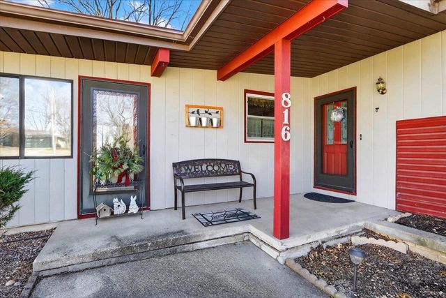 816 N Osborne Avenue, Janesville, WI 53548