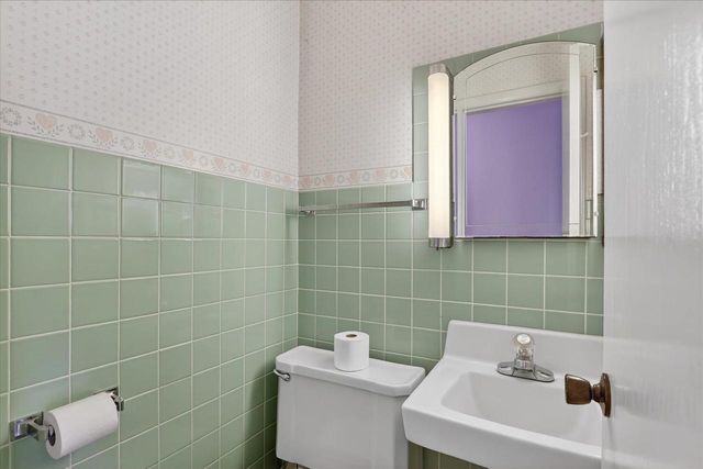 816 N Osborne Avenue, Janesville, WI 53548