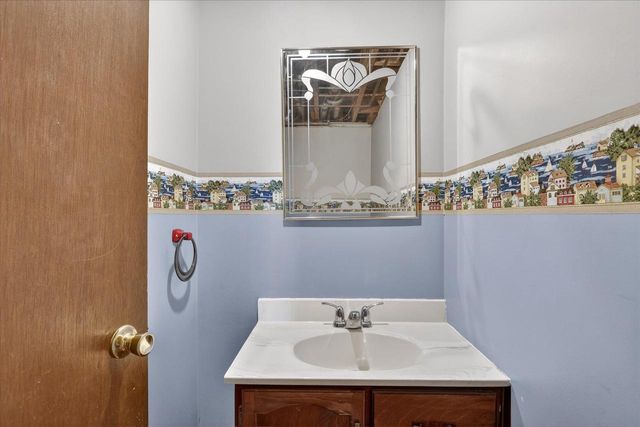 816 N Osborne Avenue, Janesville, WI 53548