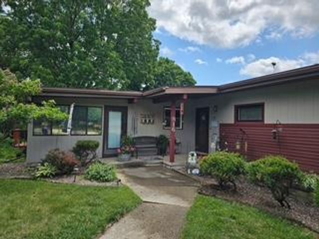 816 N Osborne Avenue, Janesville, WI 53548