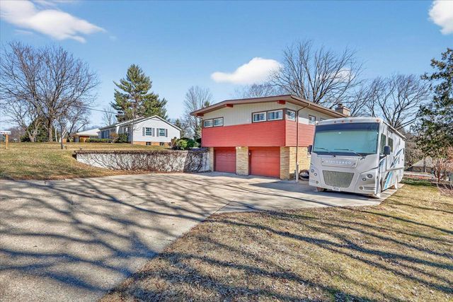 816 N Osborne Avenue, Janesville, WI 53548