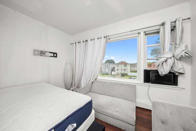 7524 W 63rd Place, Summit, IL 60501